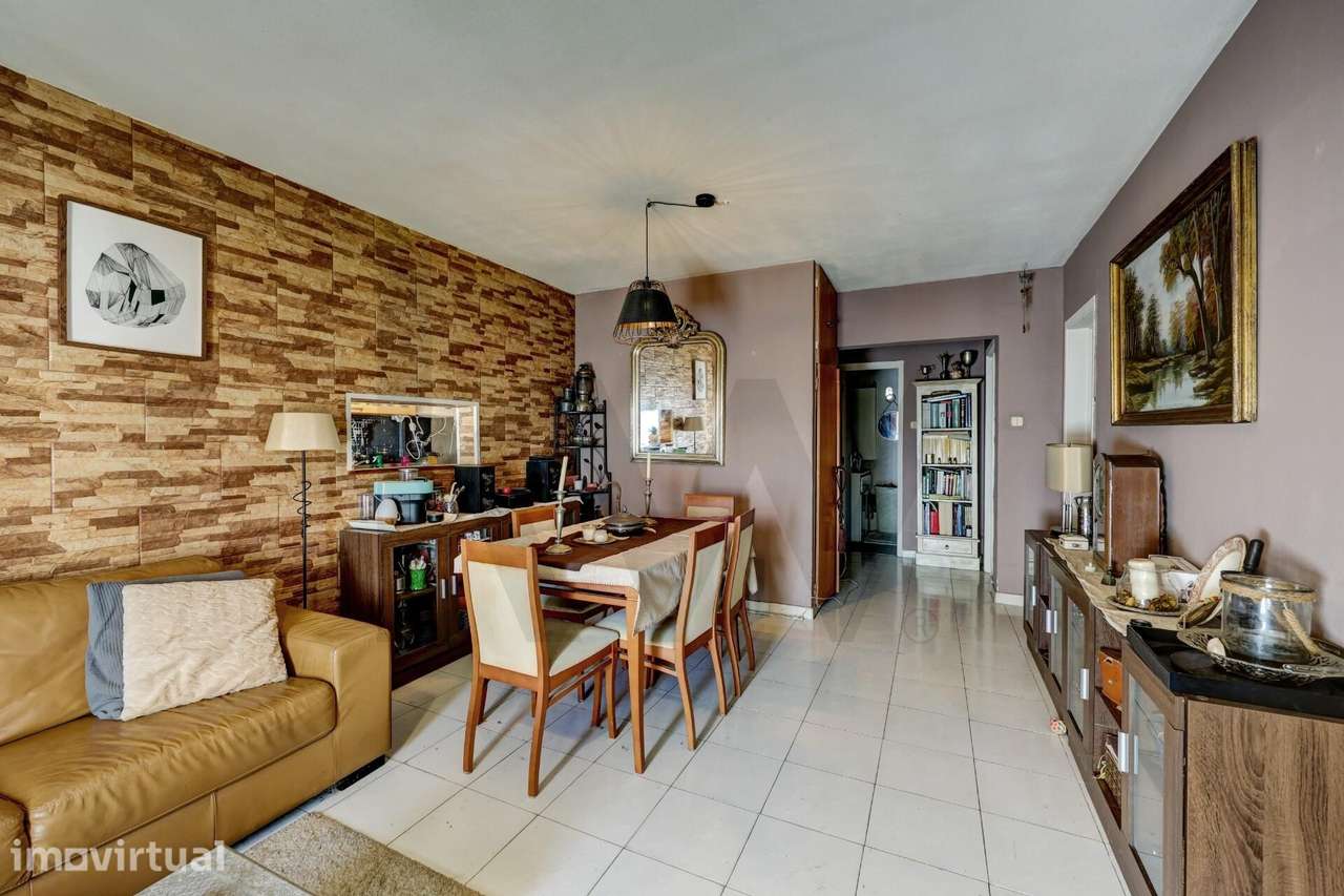 Apartamento T3 localizado nas Torres do Laranjeiro - Grande imagem: 3/23