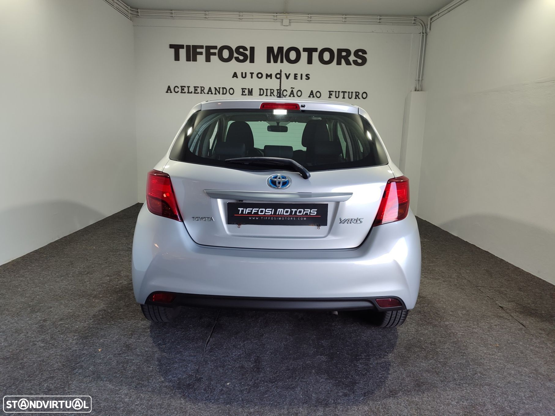 Toyota Yaris 1.5 HSD Comfort - 8