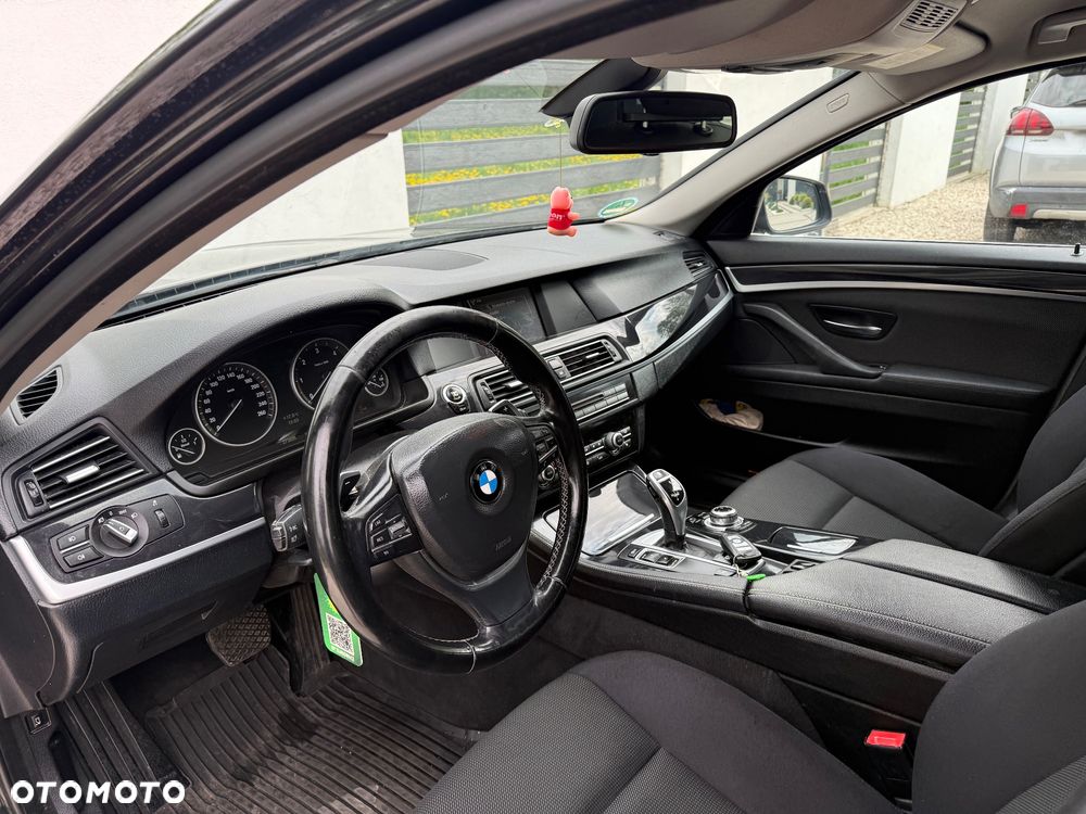 BMW Seria 5 520d Sport-Aut - 23