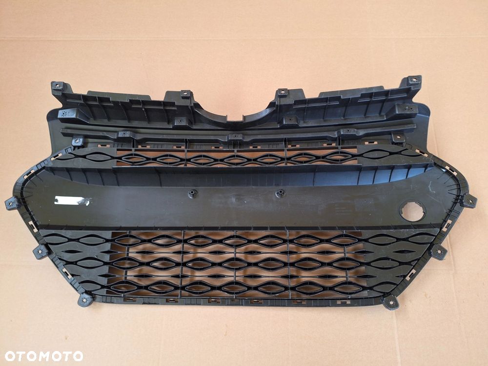 HYUNDAI i10 II 13-16 ORYG. 86569-B9000 ATRAPA KRATKA ŚRODKOWA W ZDERZAK PRZÓD WYSYŁKA 24H - 2
