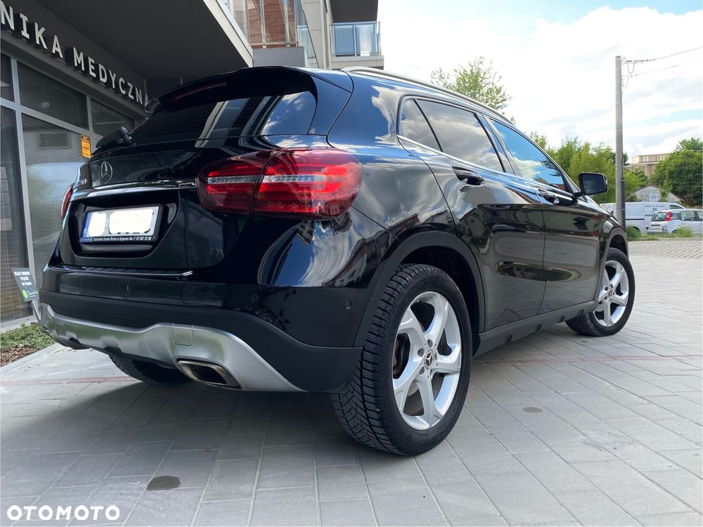Mercedes-Benz GLA 200 7G-DCT Urban - 23