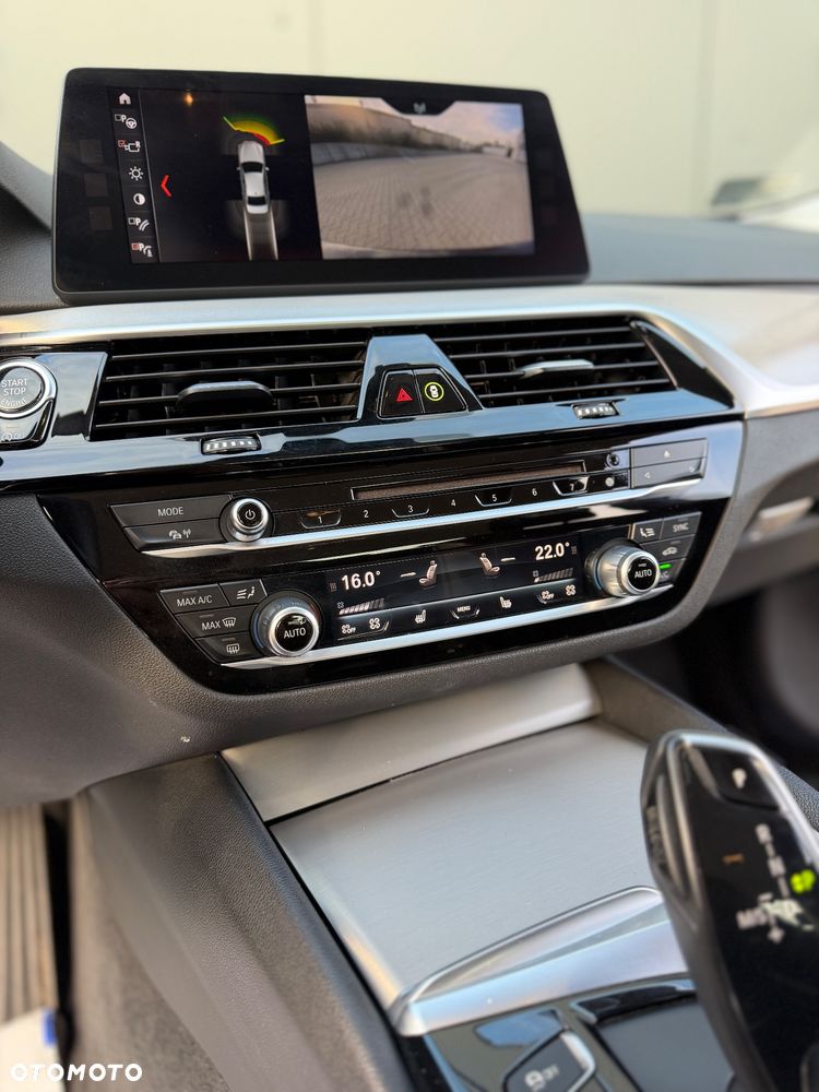 BMW Seria 5 520d xDrive Luxury Line sport - 40