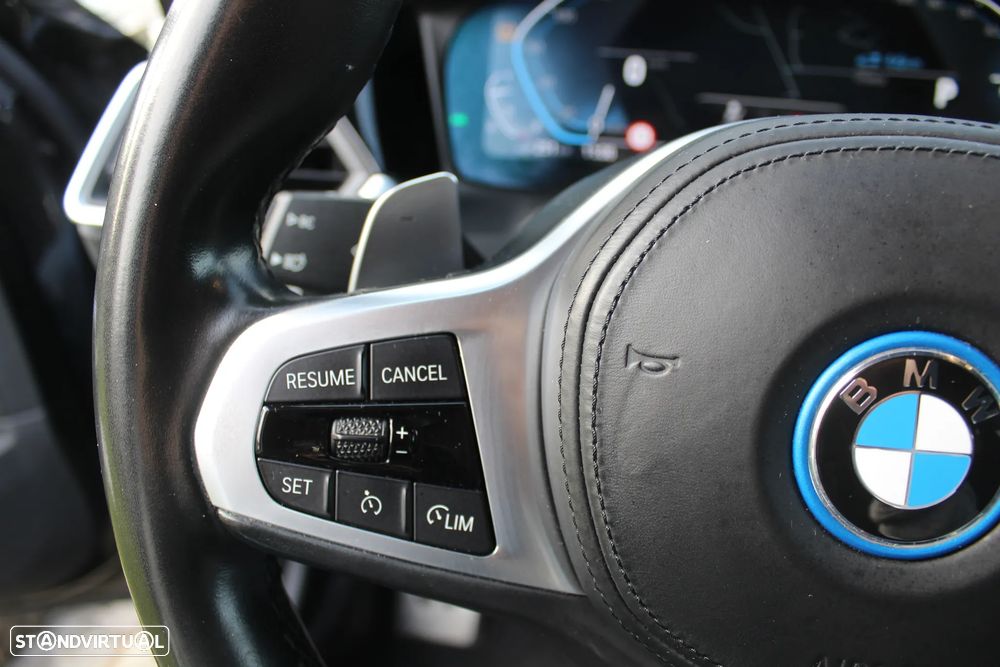 BMW 330 e Aut. M Sport - 15