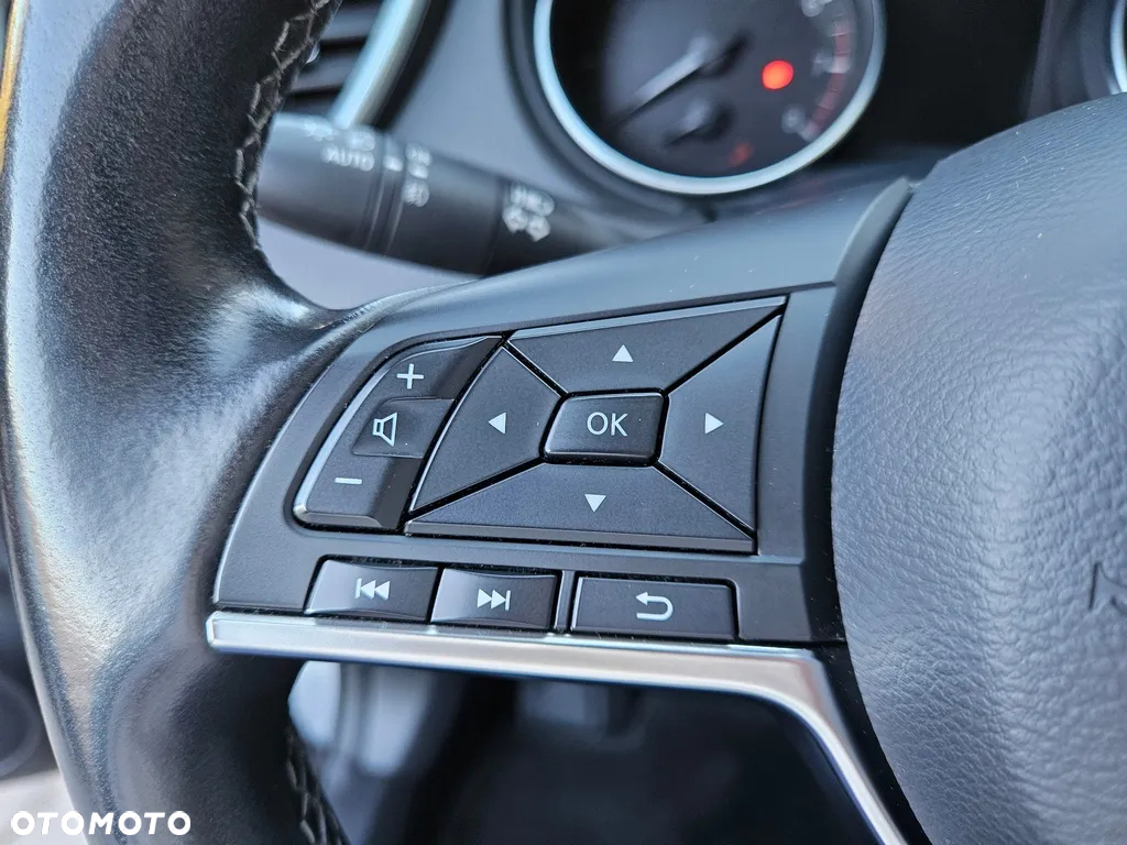 Nissan Qashqai 1.3 DIG-T N-Connecta - 29