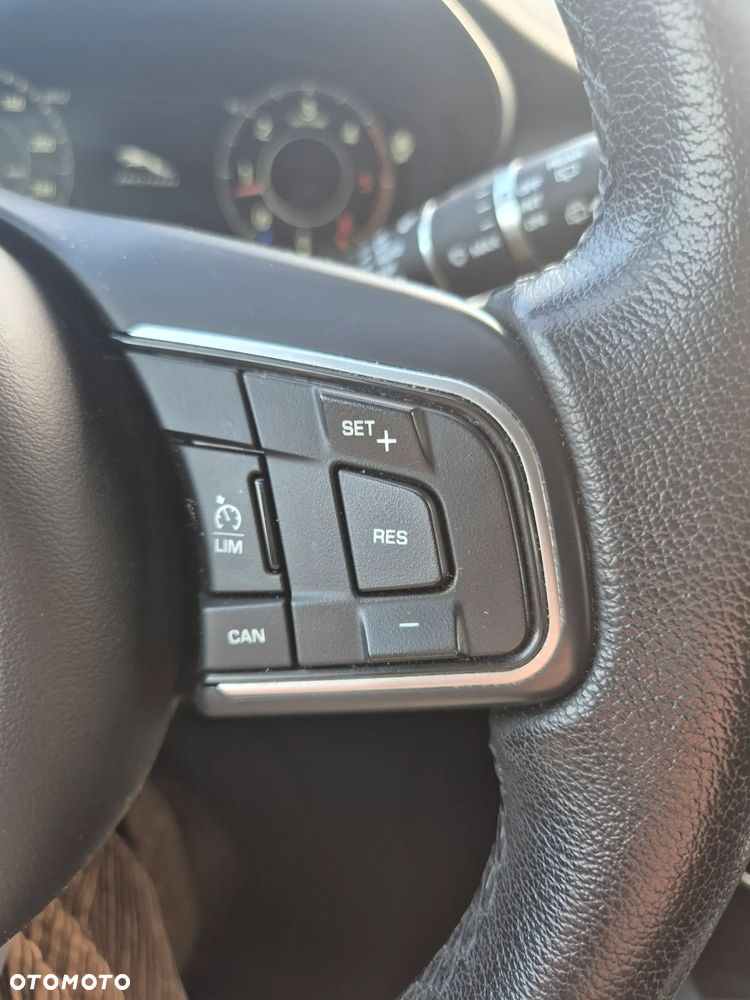 Jaguar E-Pace 2.0 i4D FWD SE - 23