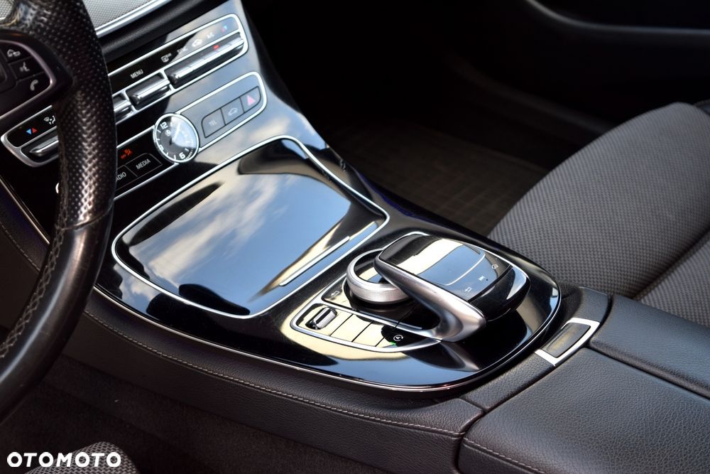 Mercedes-Benz Klasa E 220 d Business Edition 9G-TRONIC - 14