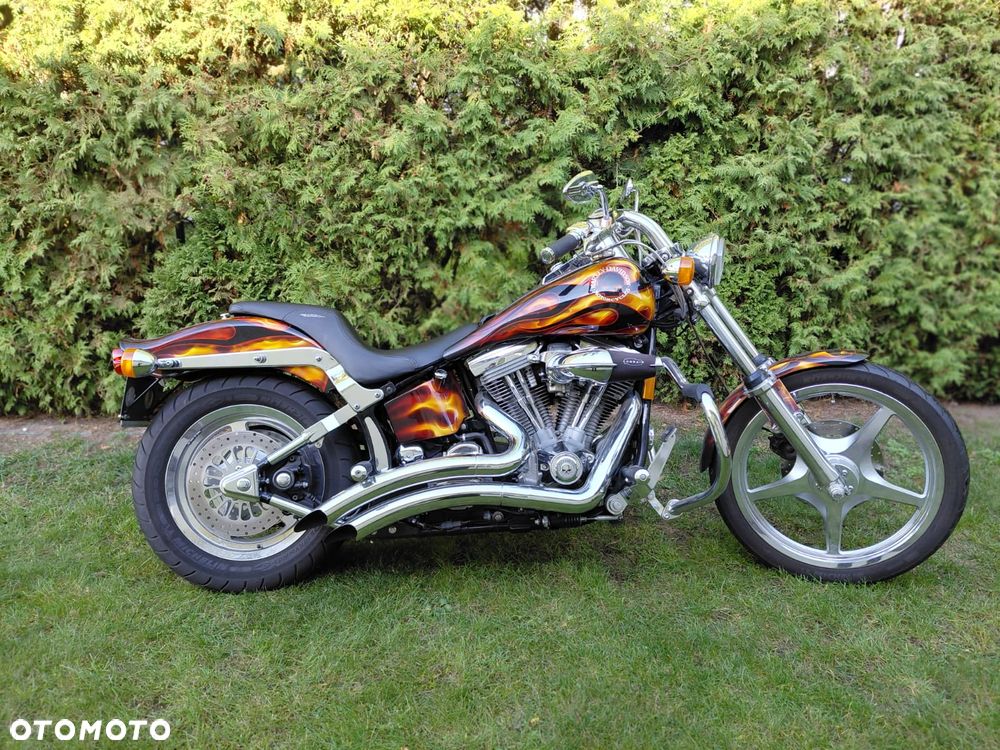 Harley-Davidson Softail Custom - 5