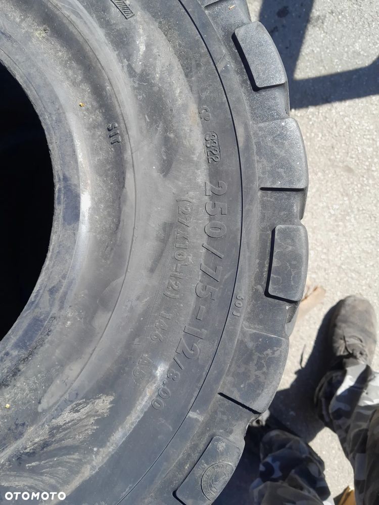 Wózek widłowy Ona pełna 27x10-12 Linde - 2