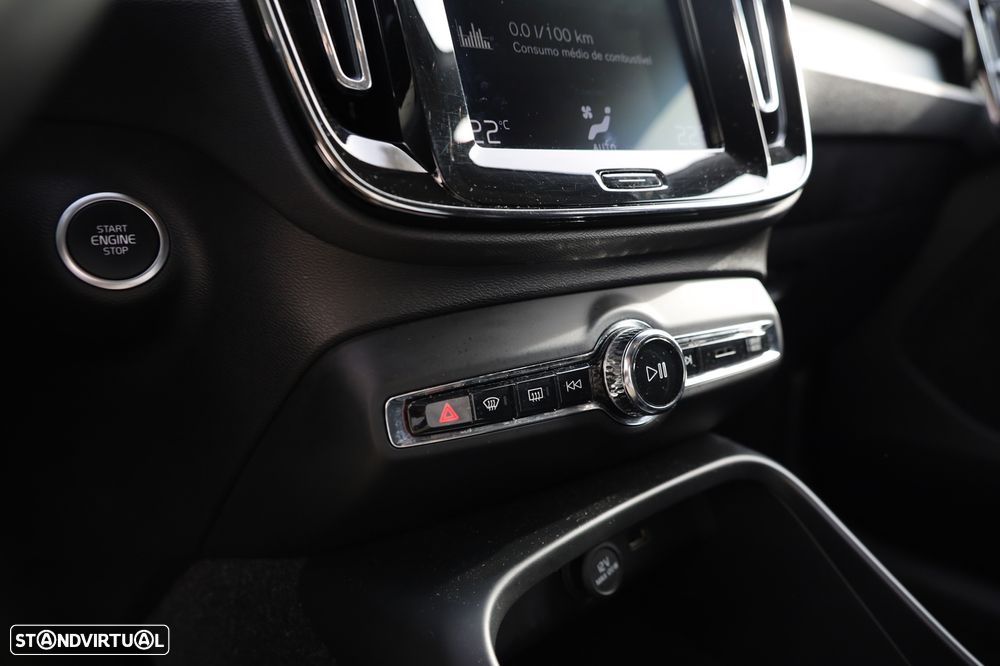 Volvo XC 40 2.0 D3 Momentum Geartronic - 20