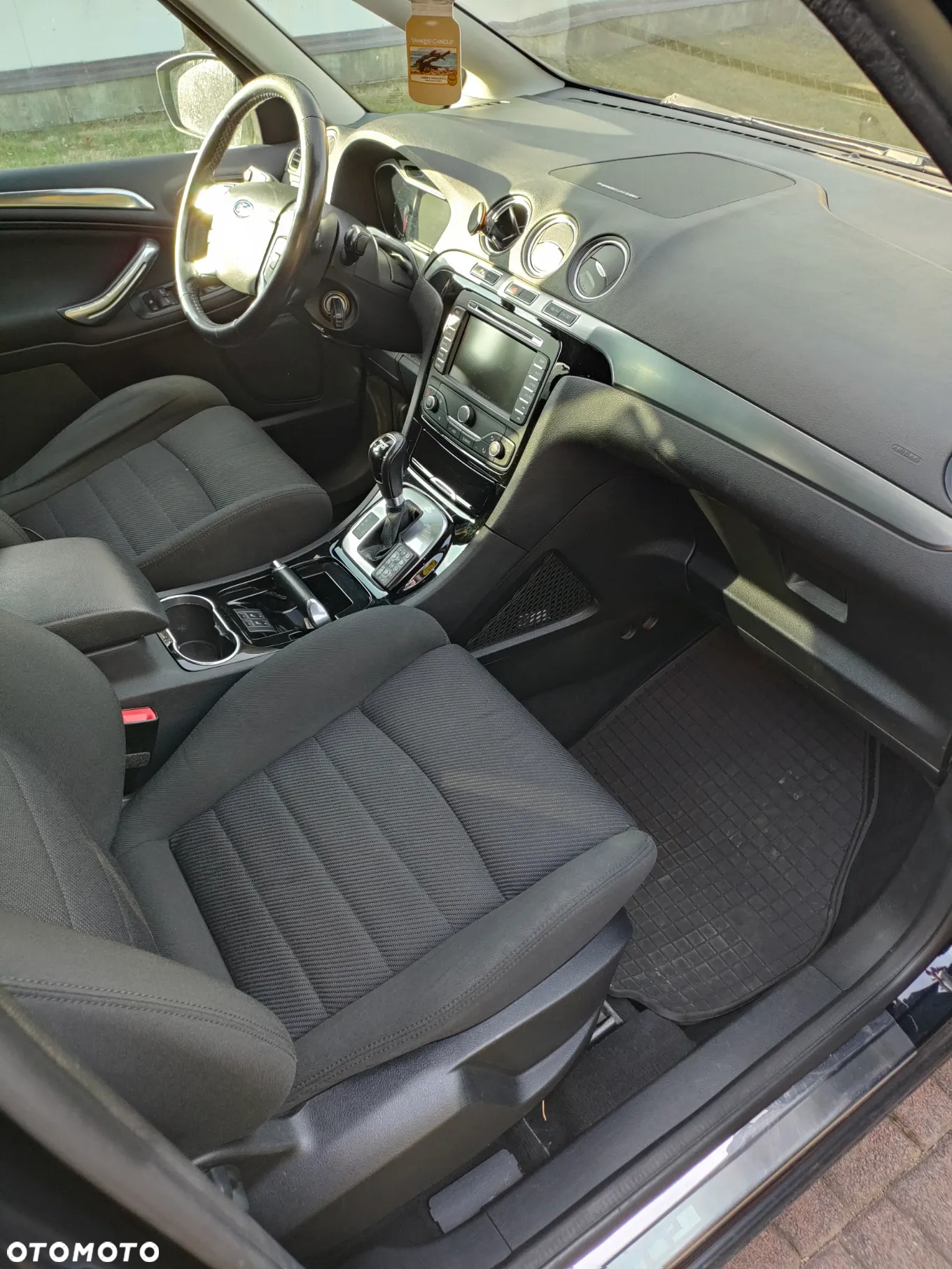 Ford S-Max - 10