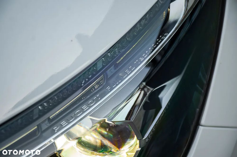 Peugeot 3008 PureTech 130 Stop & Start EAT6 Allure - 23