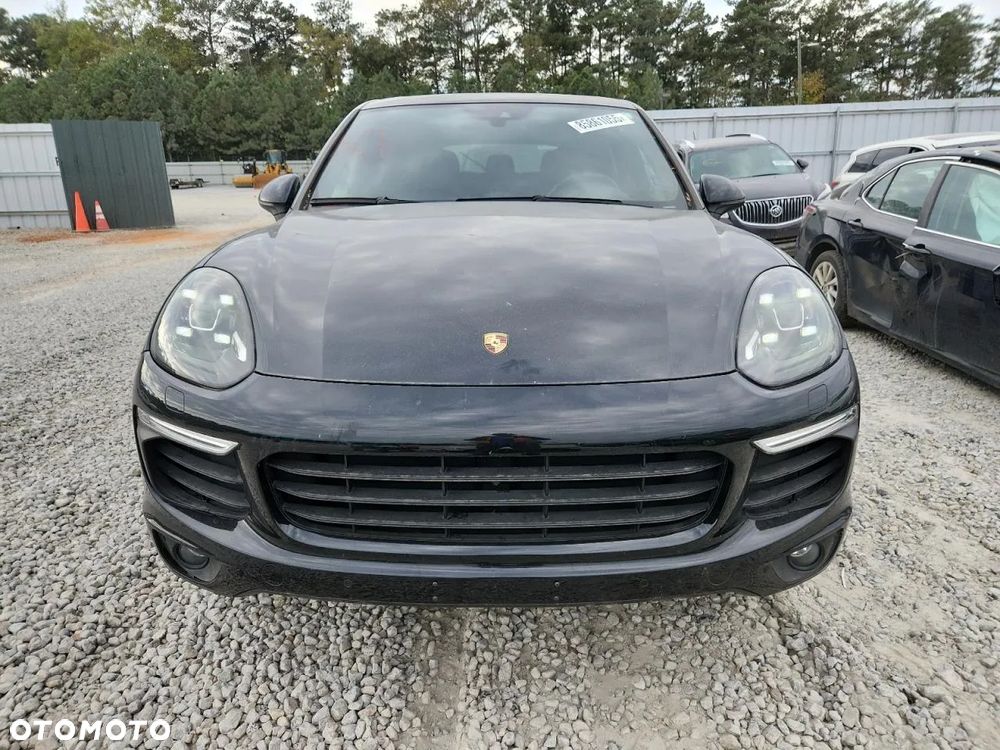 Porsche Cayenne Standard - 2