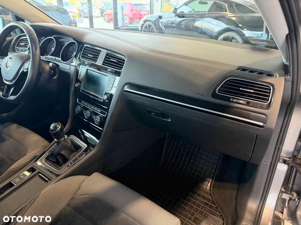 Volkswagen Golf 1.4 TSI BMT Comfortline - 21