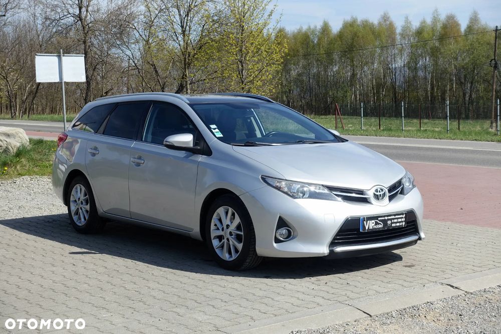 Toyota Auris 1.4 D-4D - 3