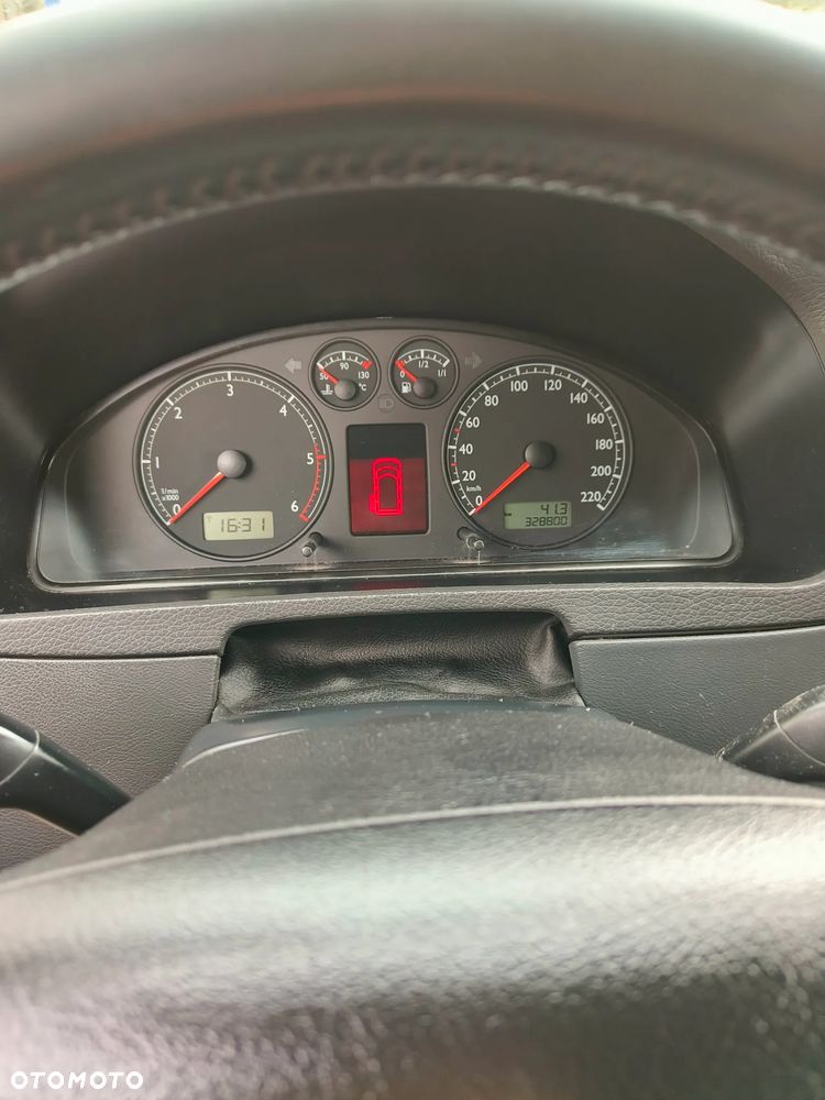 Volkswagen Multivan - 15
