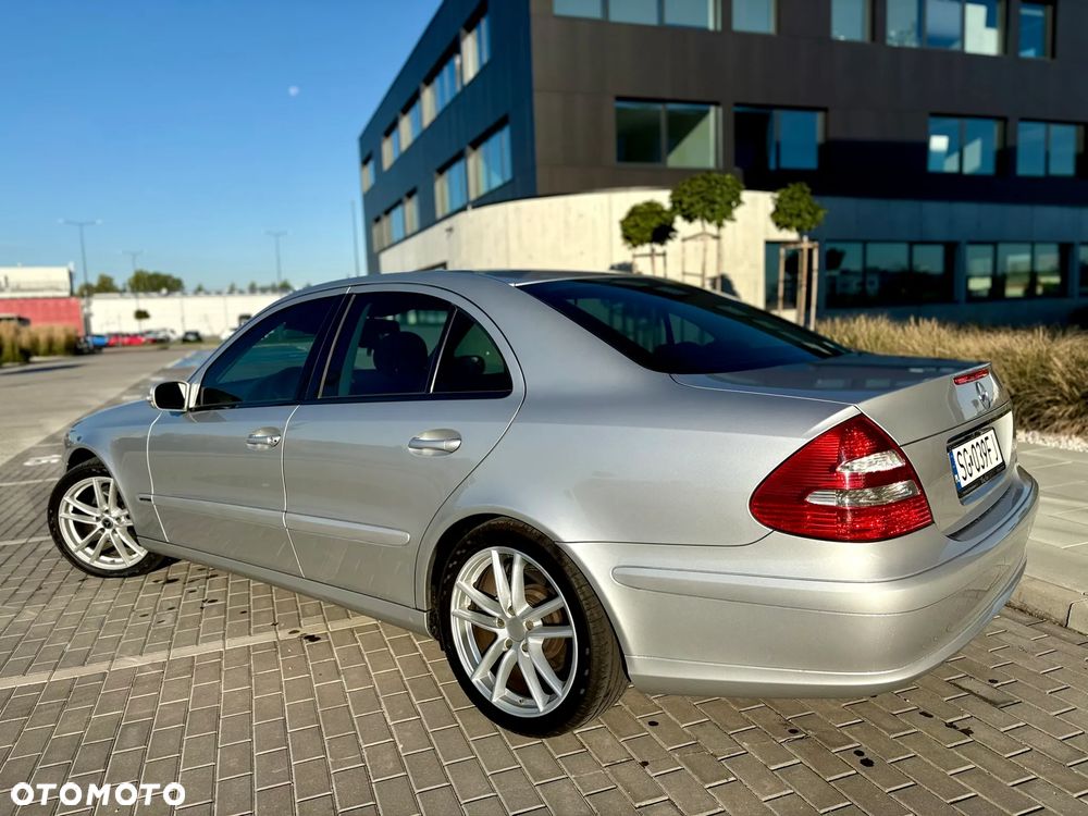 Mercedes-Benz E-Class 2003 photo 4