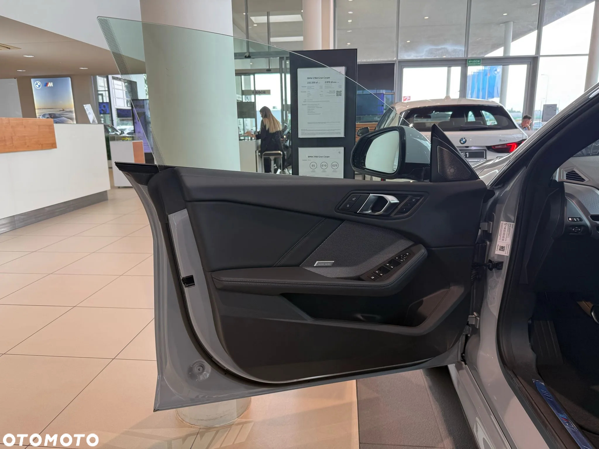 BMW Seria 2 218d - 11
