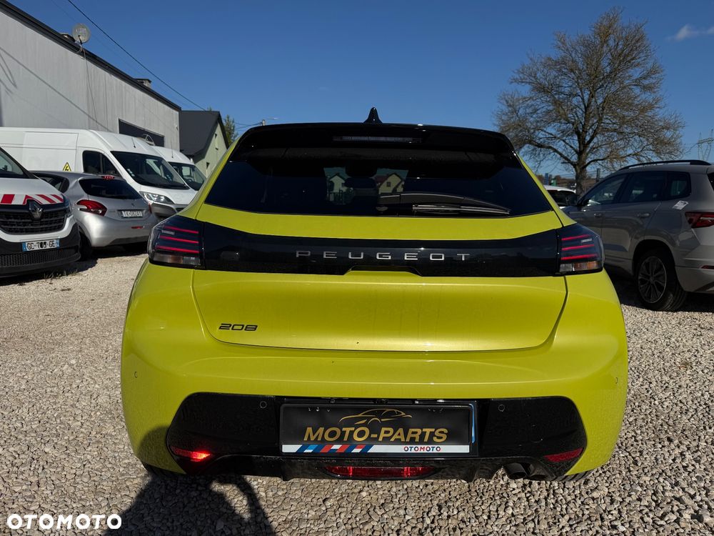 Peugeot 208 - 5
