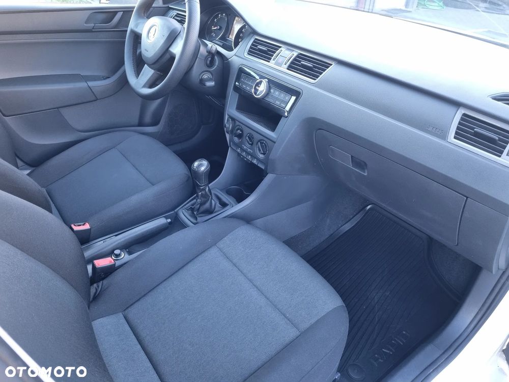 Skoda RAPID 1.2 TSI Active - 19