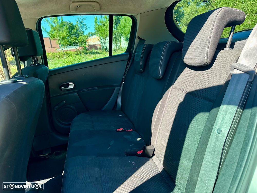 Renault Clio 1.2 16V Confort - 5