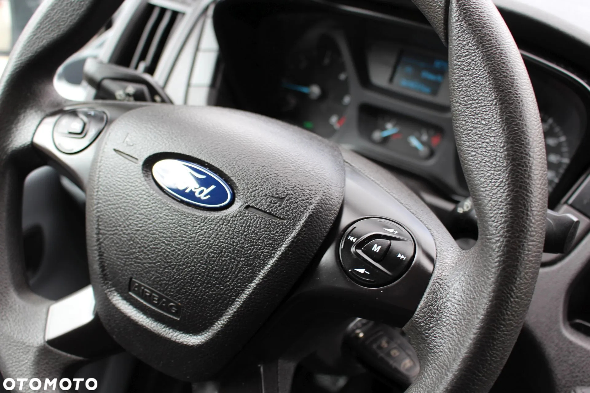 Ford TRANSIT / CHŁODNIA / IZOTERMA / POLSKI SALON / NISKI PRZEBIEG / JAK NOWY/ - 33