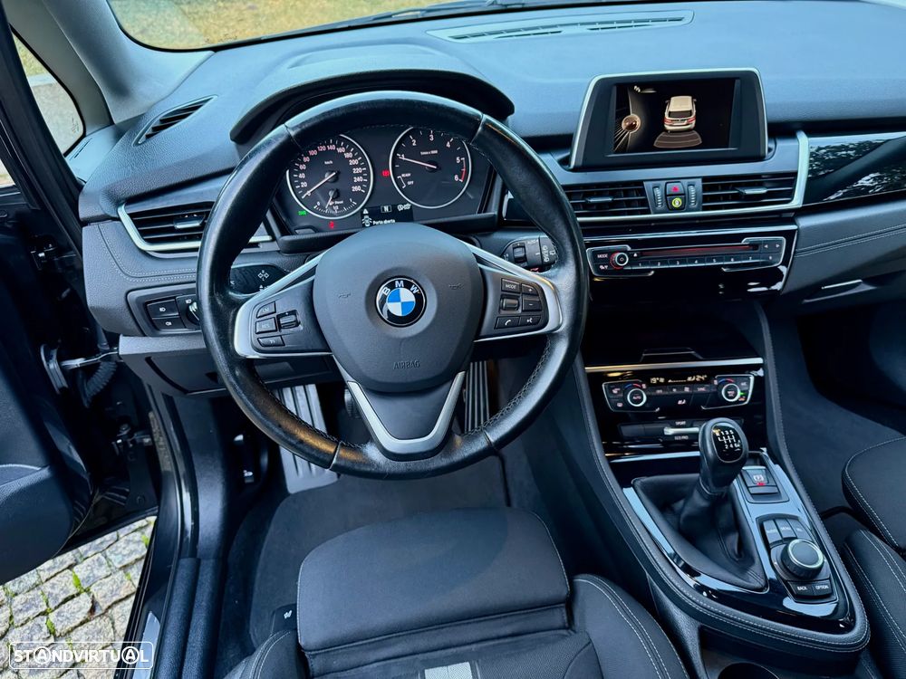 BMW 216 Active Tourer d Line Sport - 31