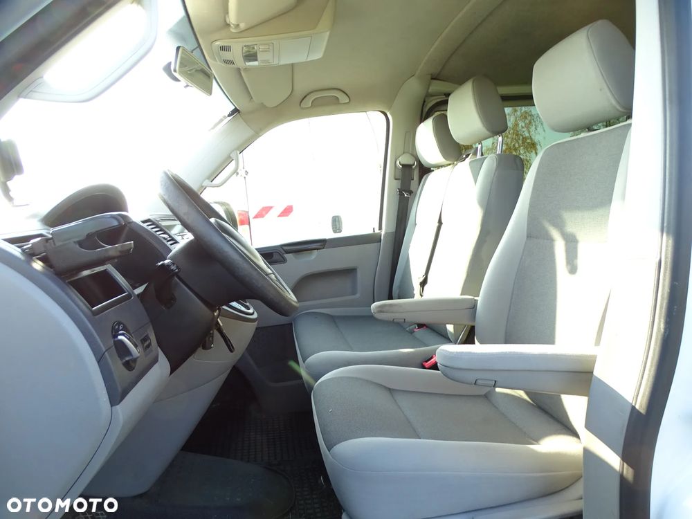 Volkswagen Transporter - 11