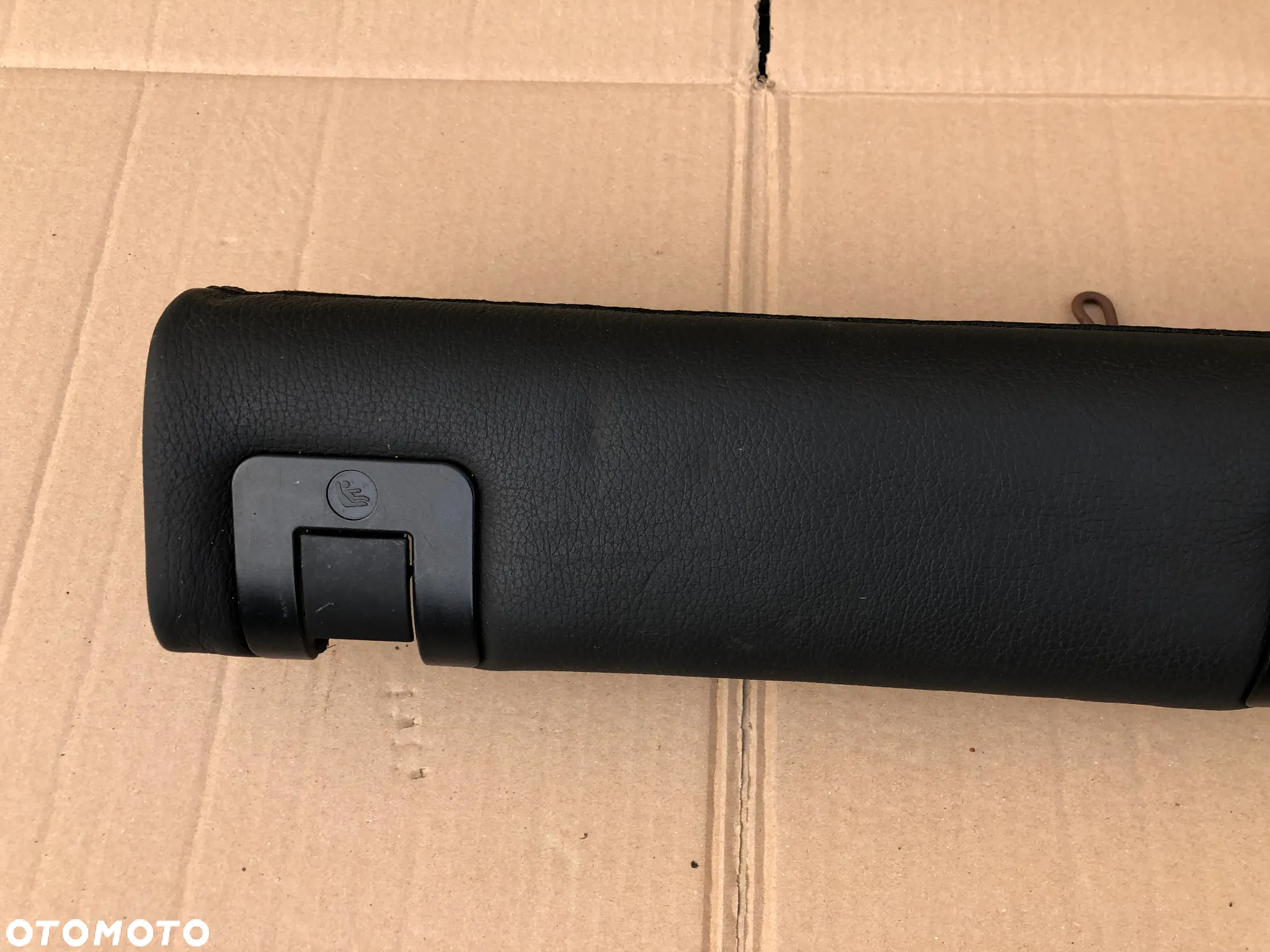 LISTWA KANAPY TYŁ BMW E61 ISOFIX CZARNA SKÓRA - 2