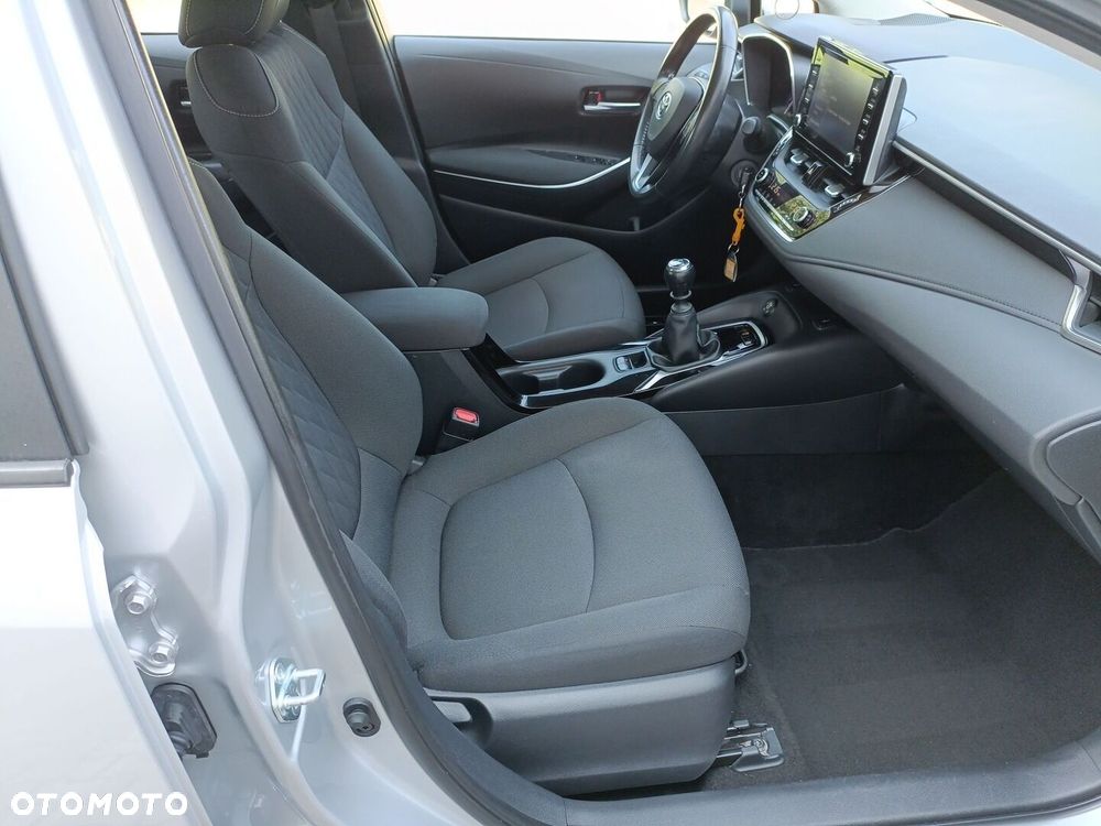 Toyota Corolla 1.6 Premium EU6 - 16