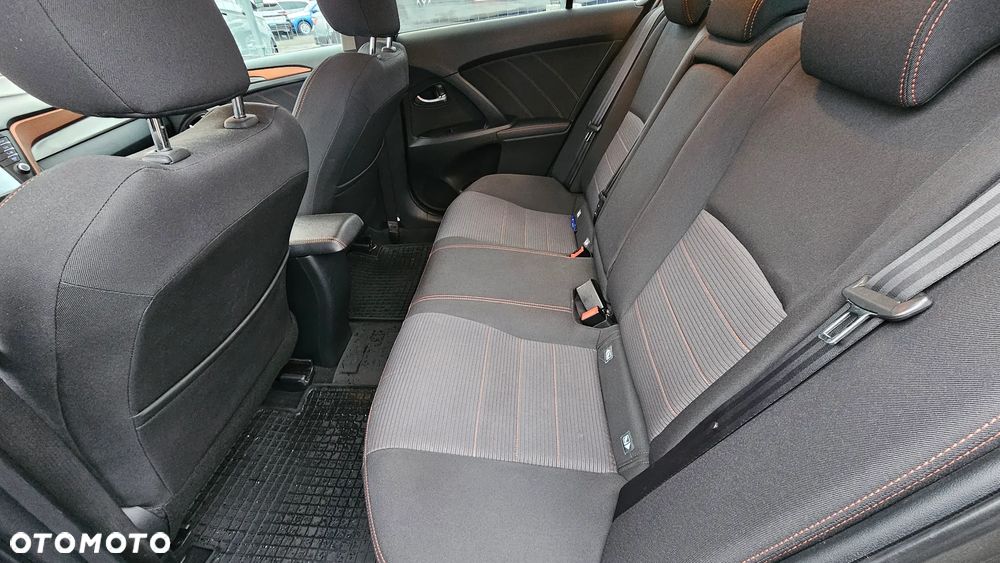 Toyota Avensis 1.8 Premium - 5