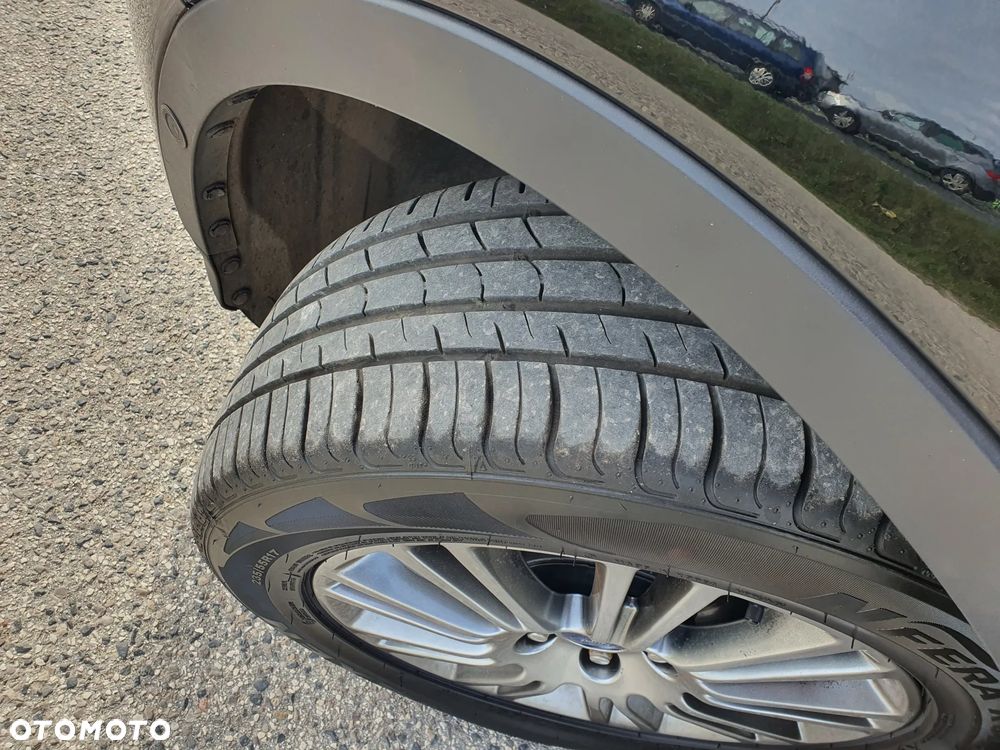 Ford Kuga 2.0 TDCi 2x4 Titanium - 27