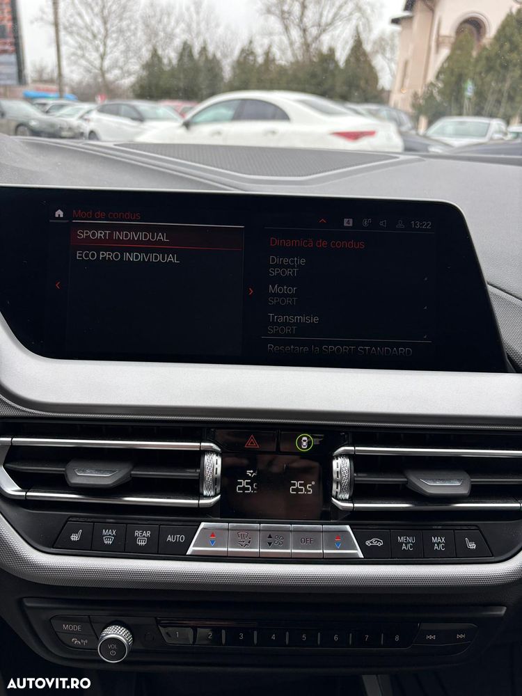 BMW Seria 1 120i Aut. Sport Line - 22