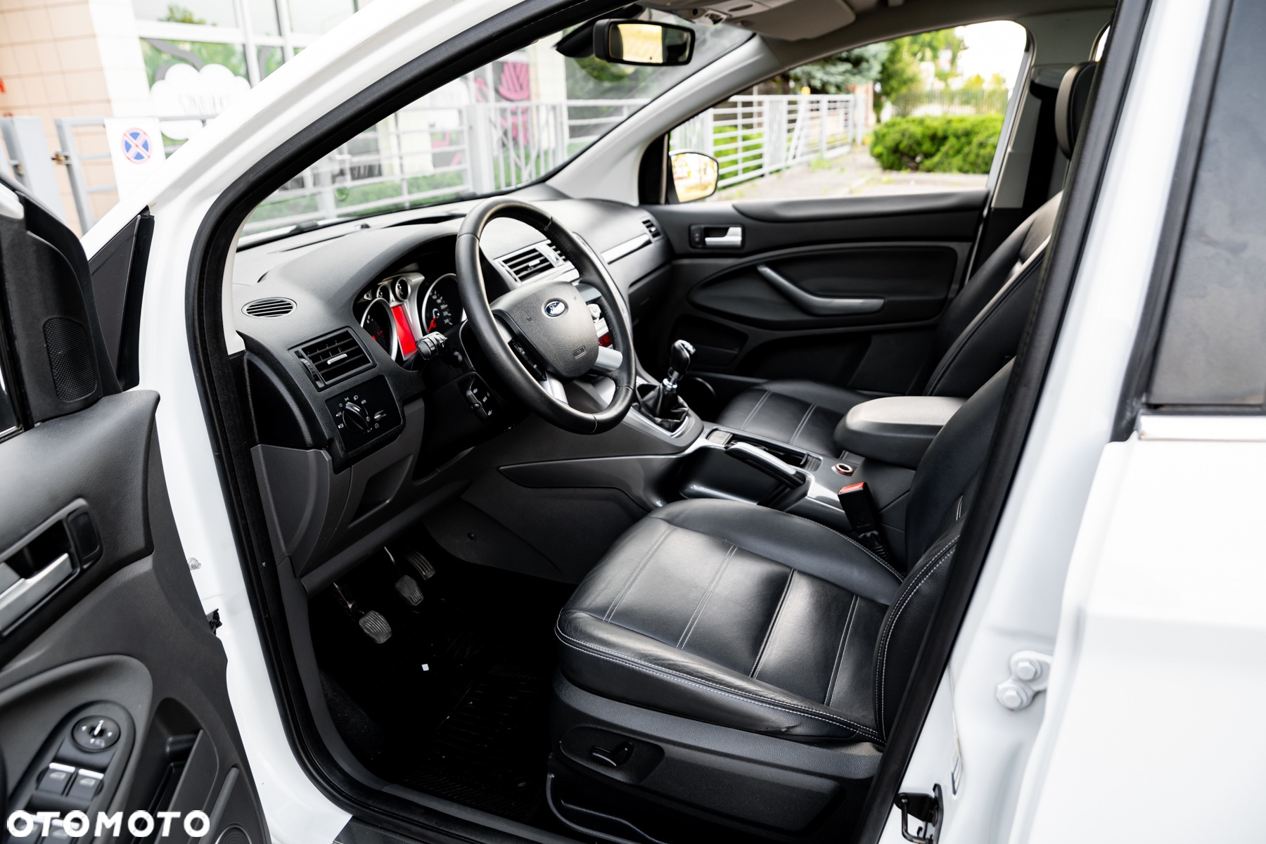 Ford Kuga 2.0 TDCi 4x4 Titanium - 16