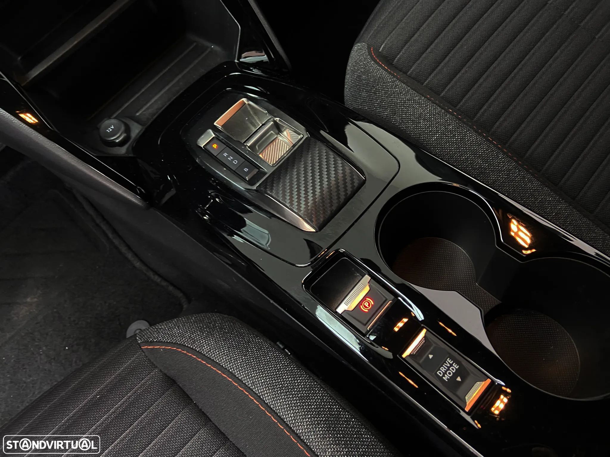 Peugeot e-2008 50 kWh Active Pack - 23