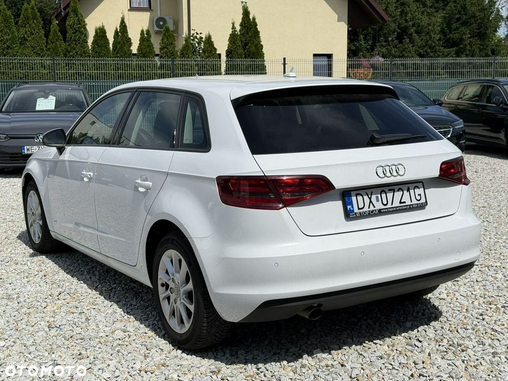 Audi A3 Sportback 1.2 TFSI Attraction - 8
