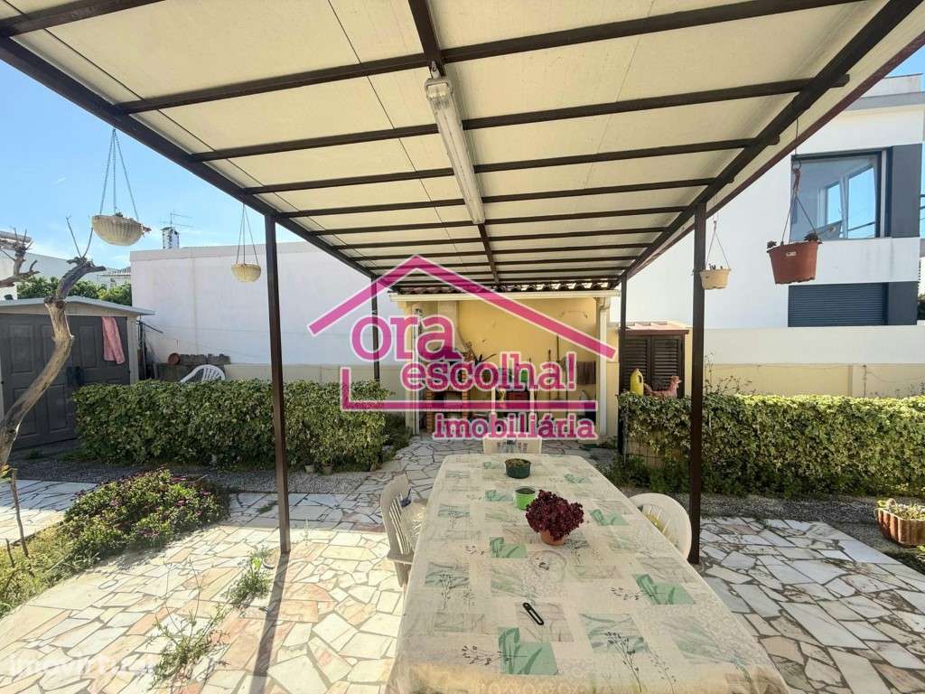 Moradia ISOLADA T5 em terreno 496 m2 em Fernão Ferro com garagem. - Grande imagem: 5/37