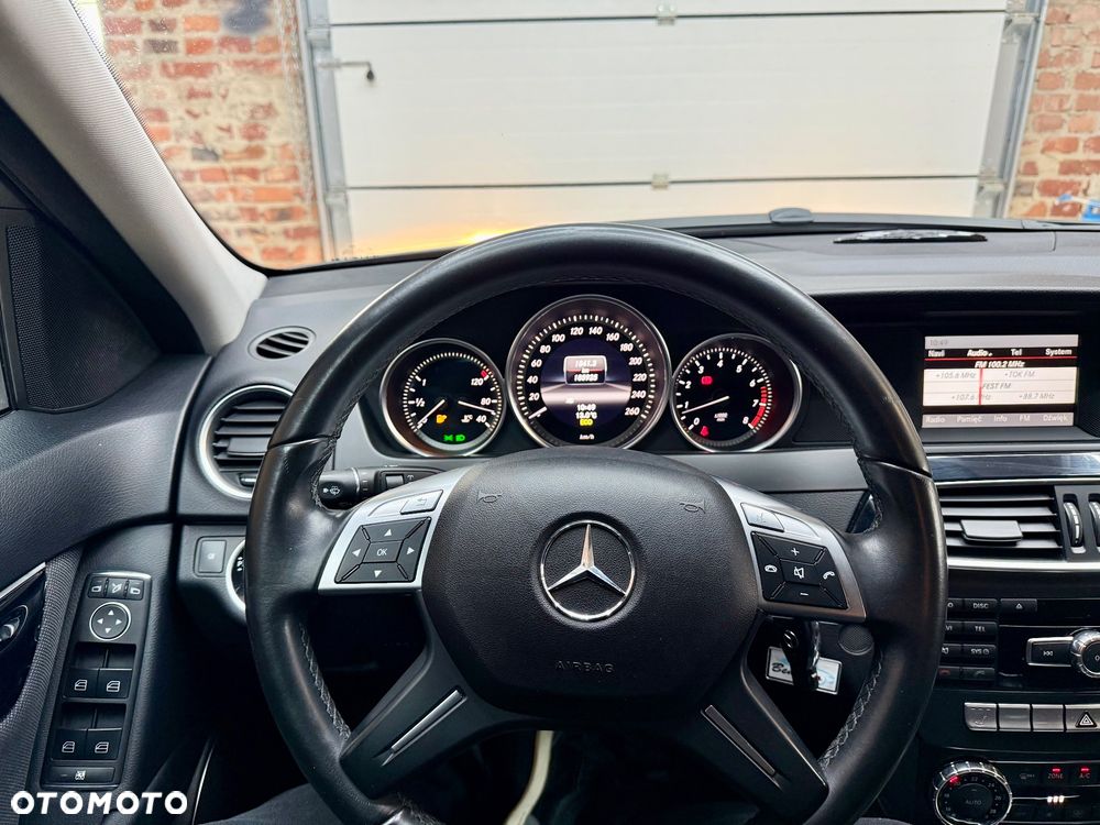 Mercedes-Benz Klasa C 180 (BlueEFFICIENCY) Elegance - 16