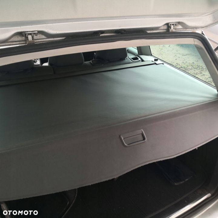 VW PASSAT B5 FL KOMBI ROLETA BAGAZNIKA CZARNA - 2