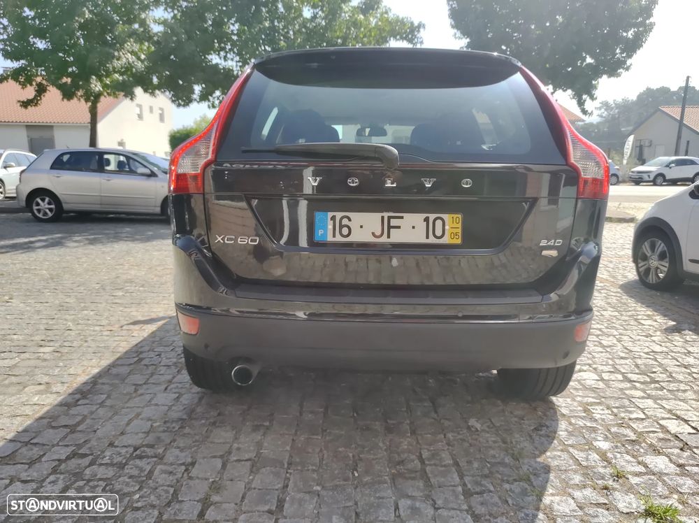 Volvo XC 60 2.4 D Drive Momentum - 9
