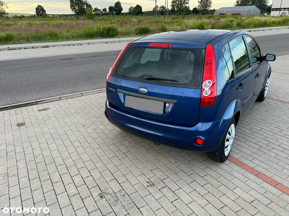 Ford Fiesta 1.4 Ambiente - 11