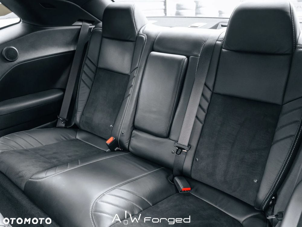 Dodge Challenger 6.2 Hellcat - 29