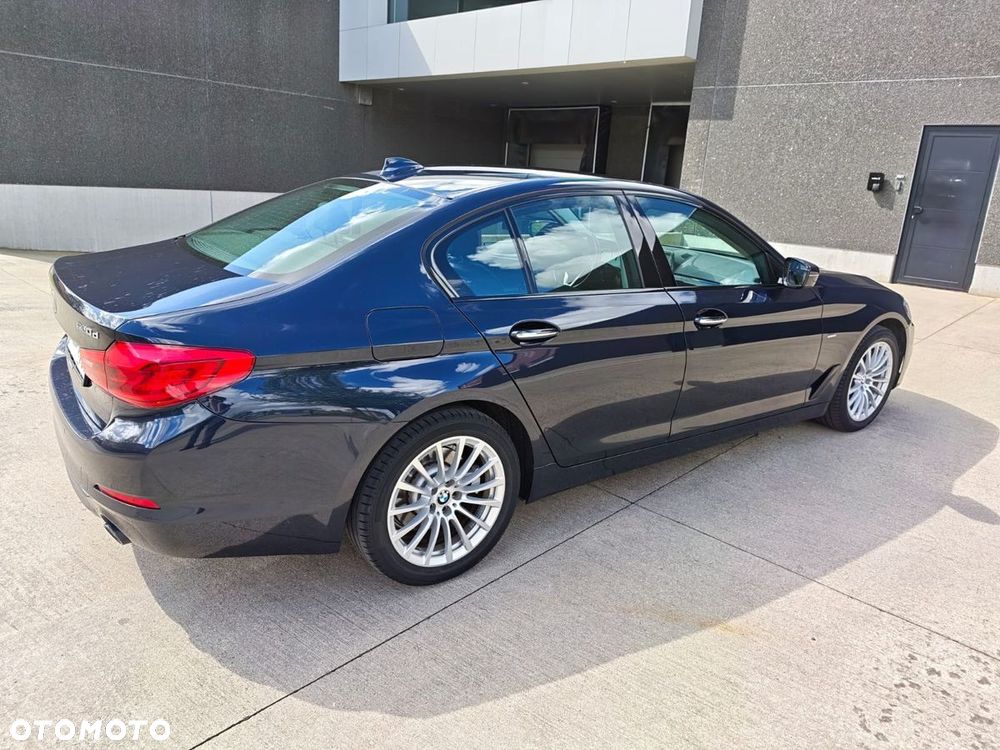 BMW Seria 5 520d xDrive Sport Line - 4