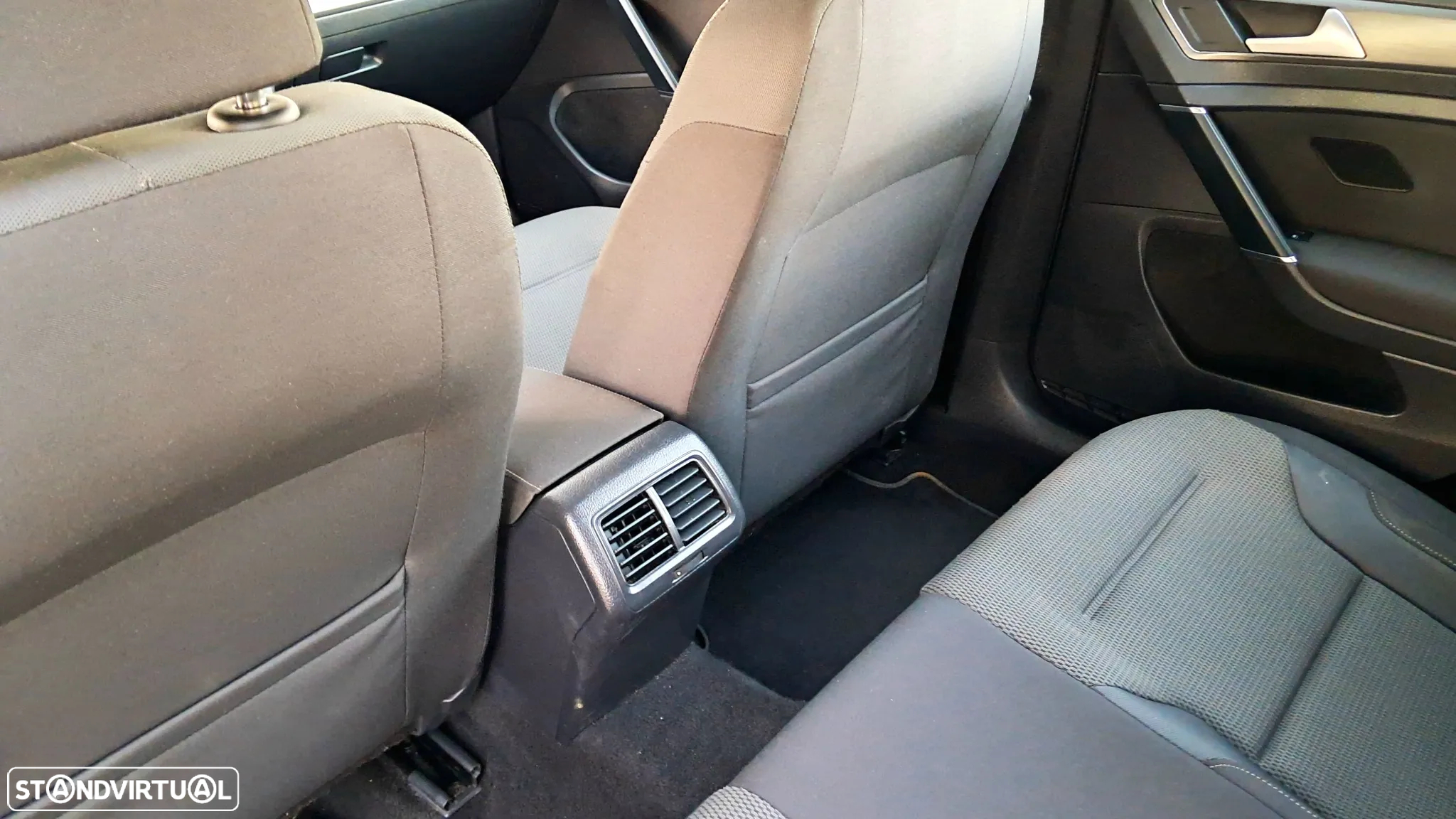 VW Golf Variant 1.6 TDi Confortline - 26