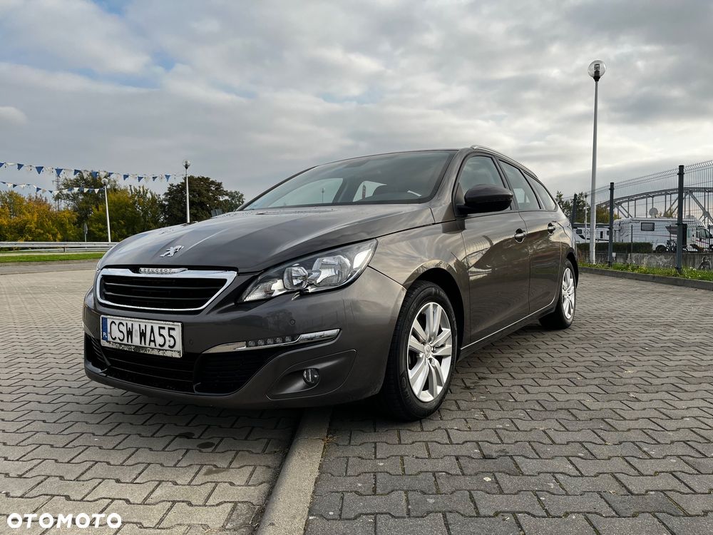 Peugeot 308 - 8