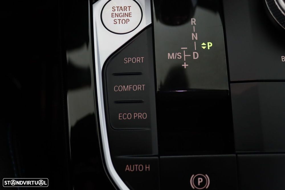 BMW 116 d Pack Desportivo M Auto - 34