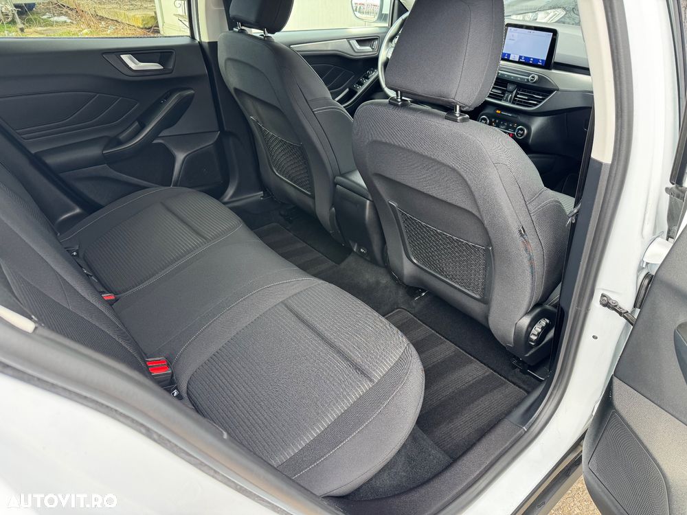 Ford Focus 1.5 EcoBlue Start-Stopp-System TITANIUM - 31