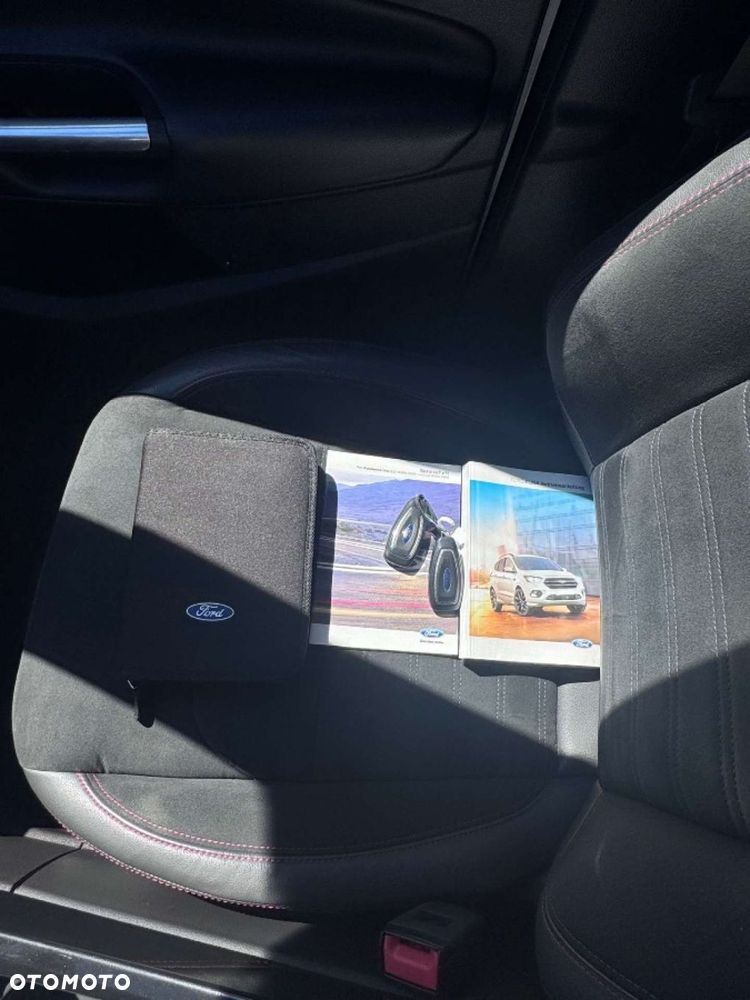 Ford Kuga - 28