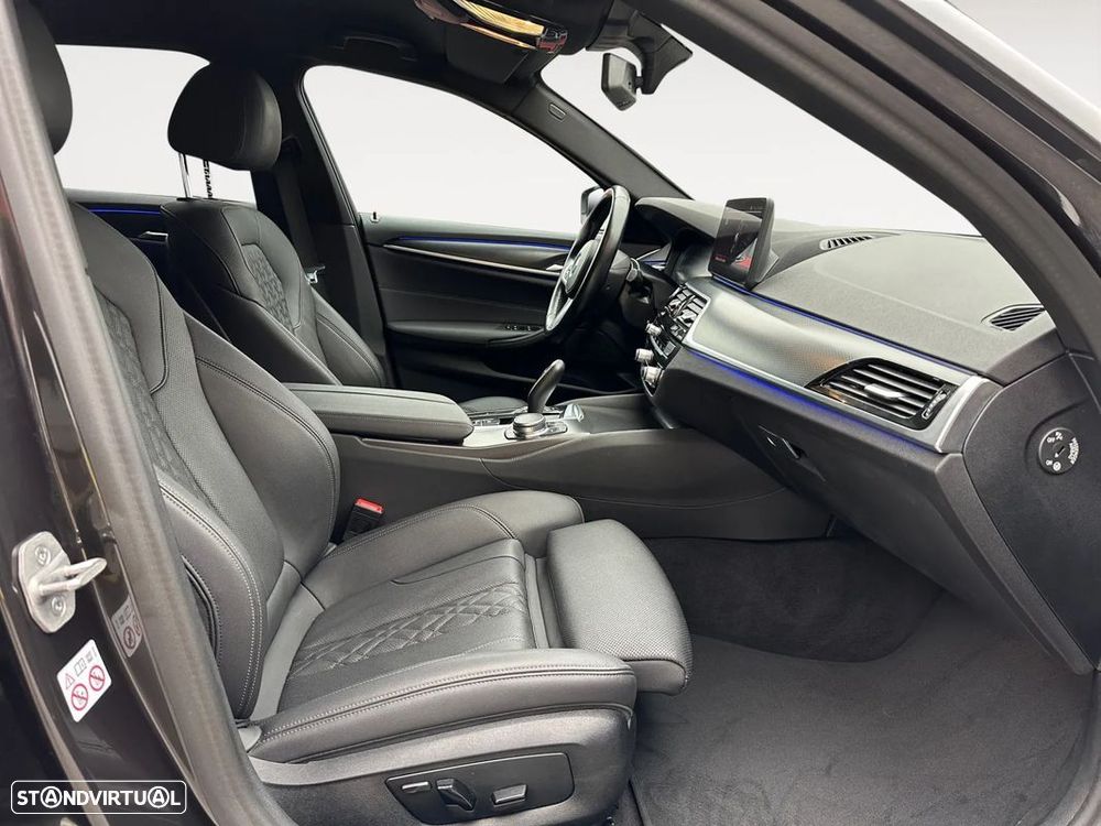 BMW 520 d Pack Desportivo M Auto - 14