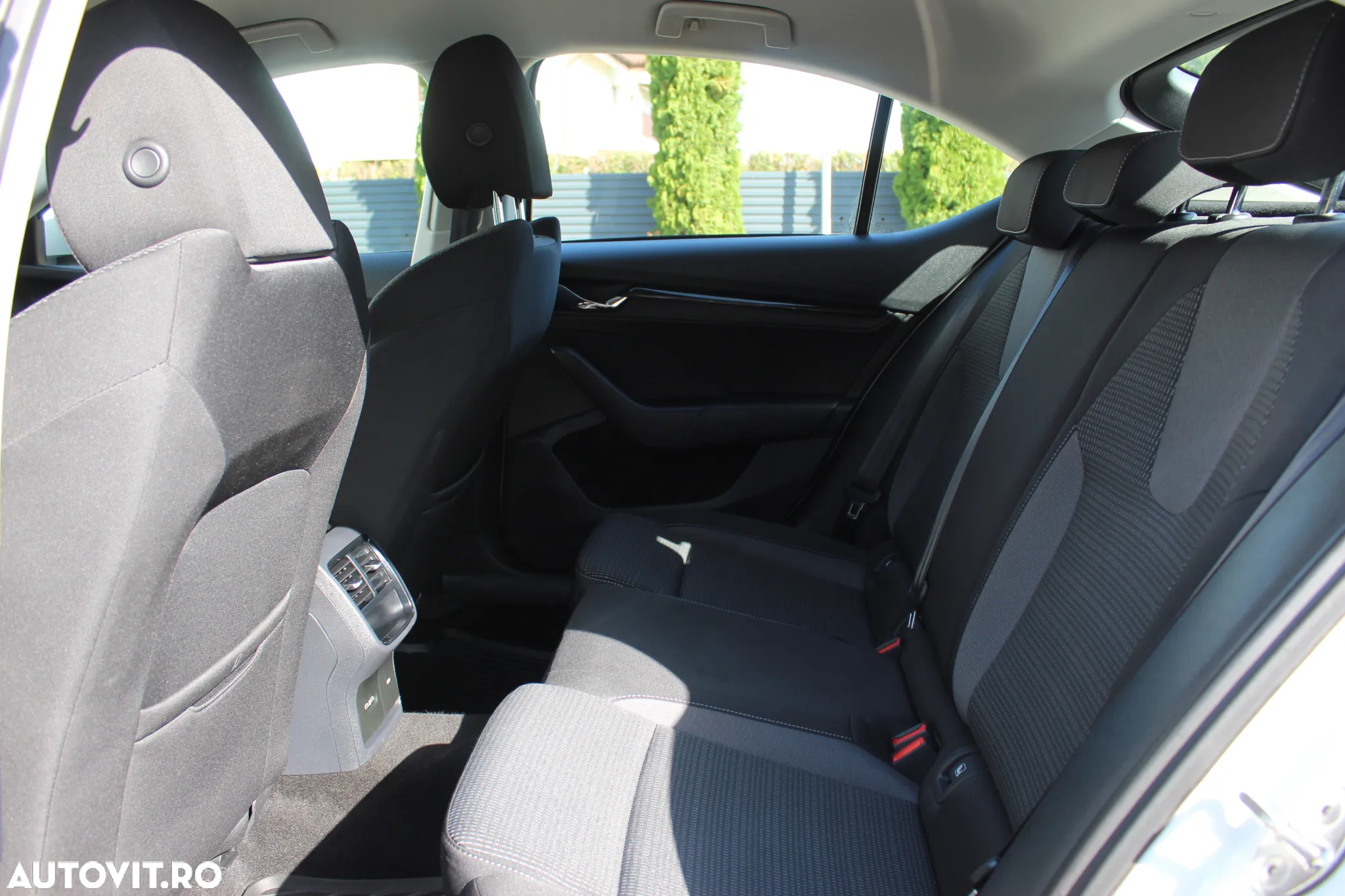 Skoda Octavia 2.0 TDI DSG Ambition - 12