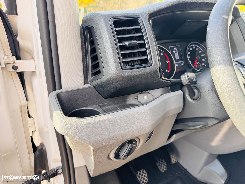 VW Crafter 2.0 TDI 140HP 35 MWB HRF - 11